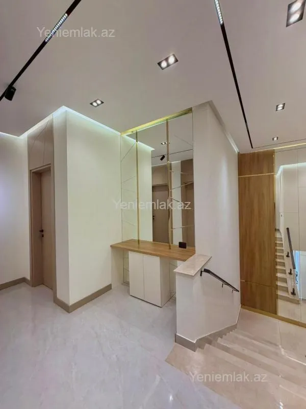 Satılır 4 otaqlı həyət evi 200 m²