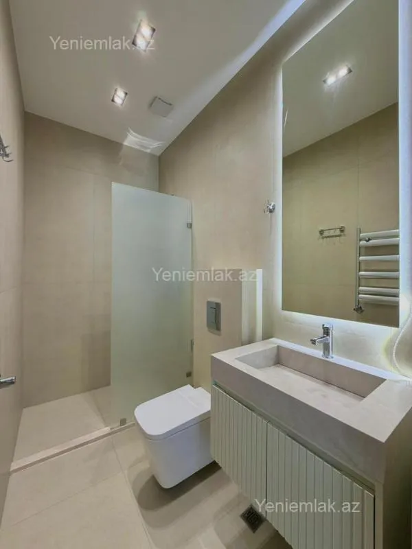 Satılır 4 otaqlı həyət evi 200 m²