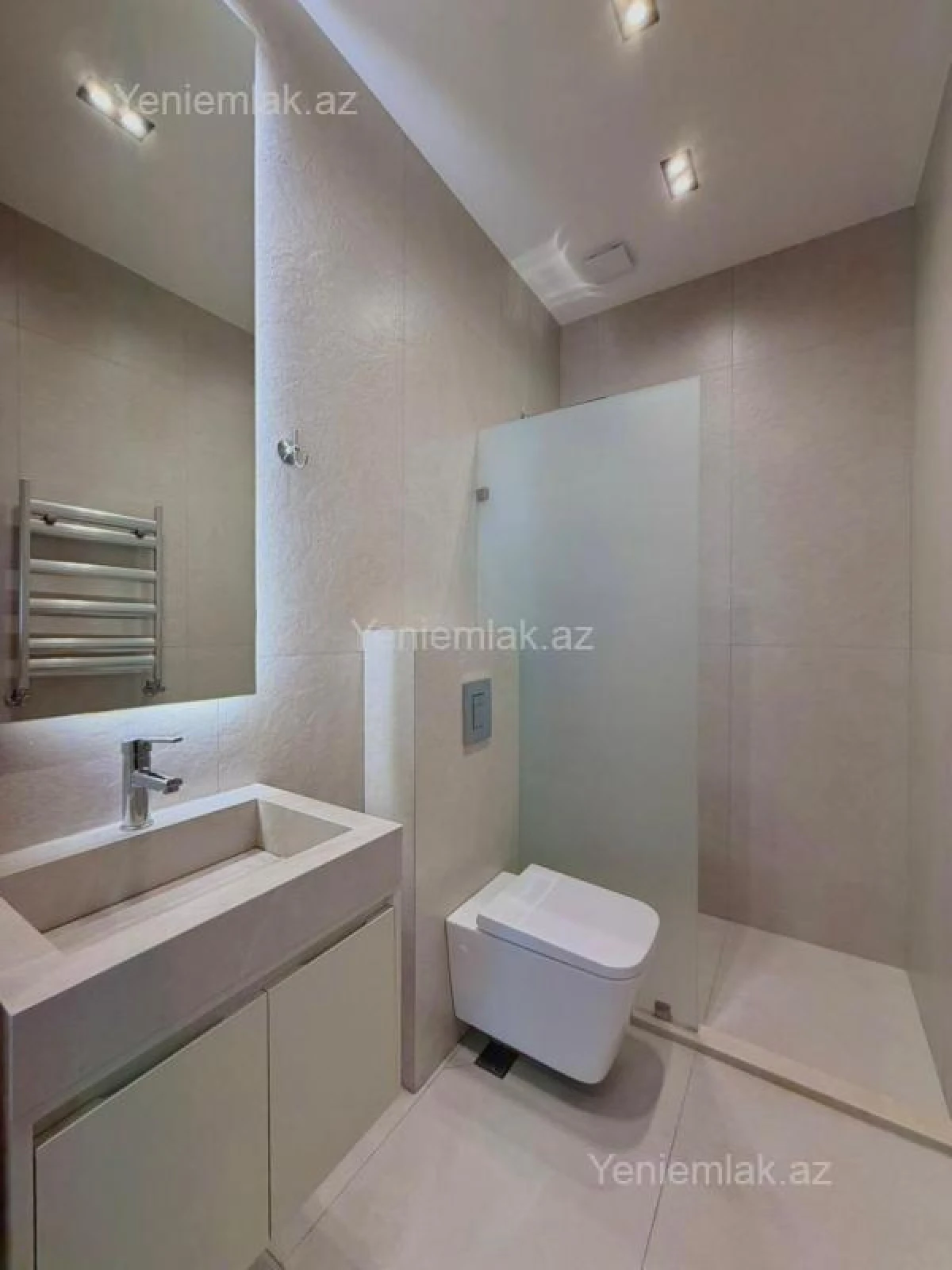 Satılır 4 otaqlı həyət evi 200 m²