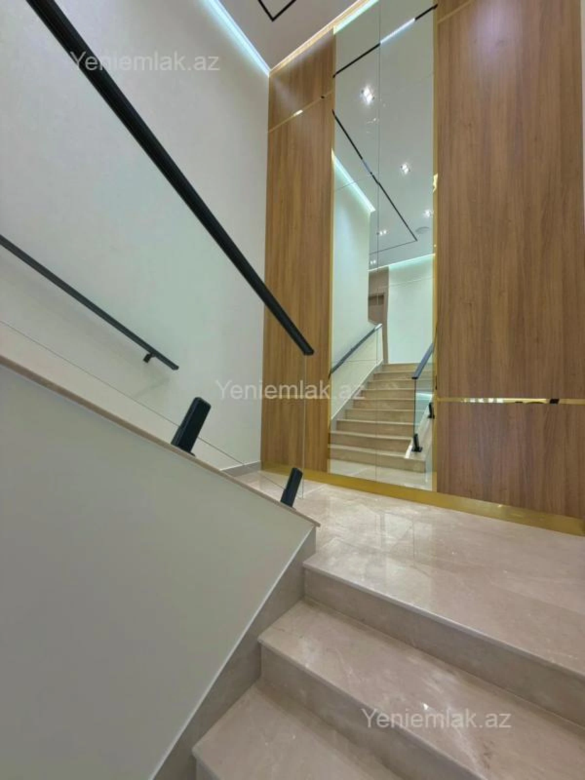 Satılır 4 otaqlı həyət evi 200 m²