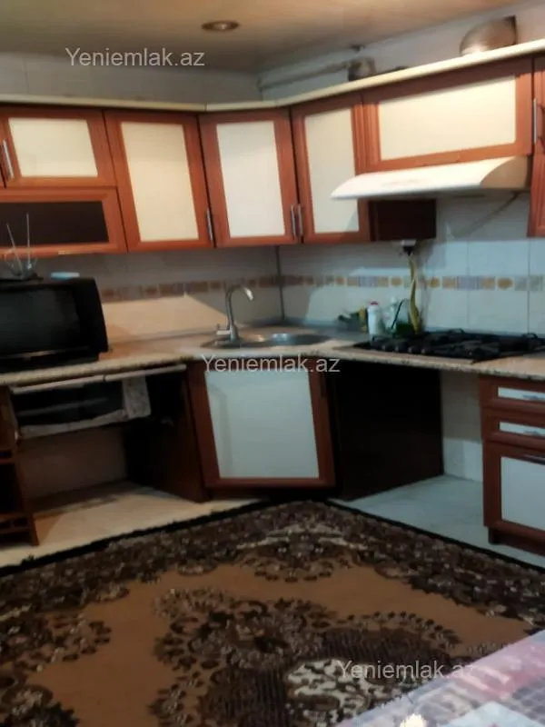 Satılır 3 otaqlı köhnə tikili 80 m²