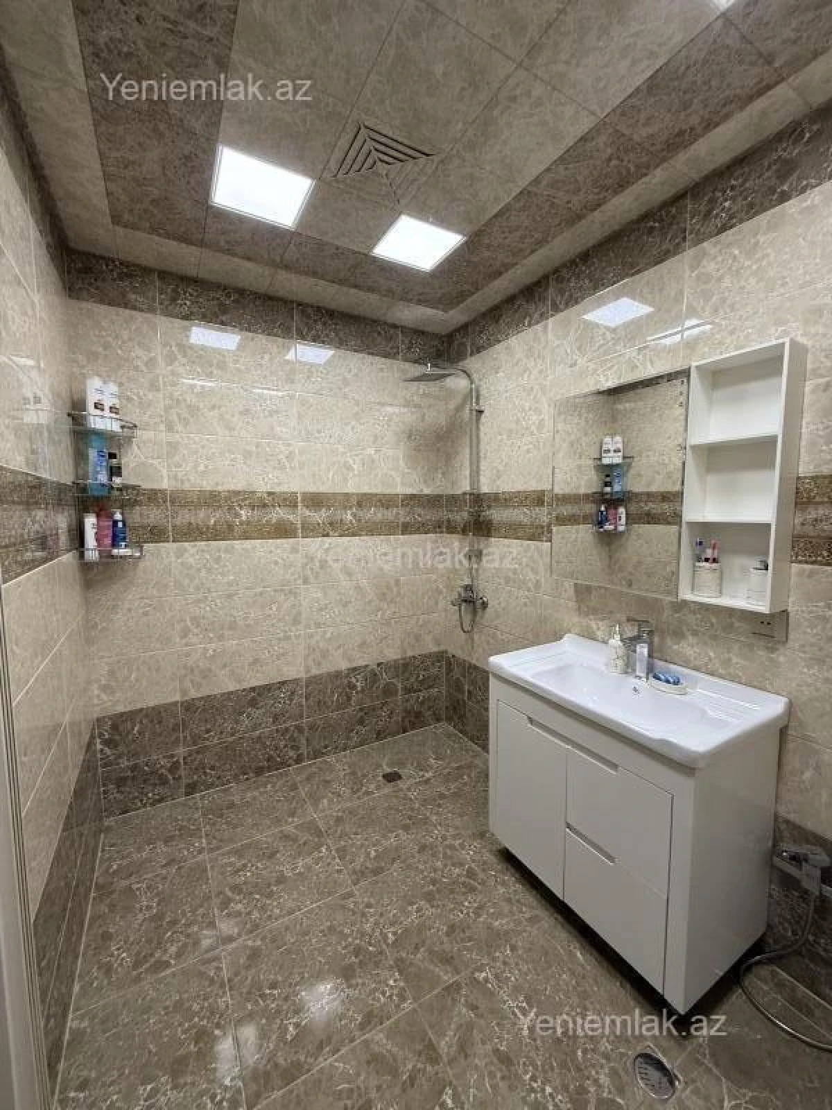 Satılır 2 otaqlı yeni tikili 83 m²