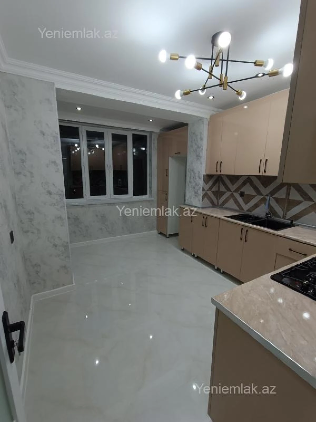 Satılır 3 otaqlı köhnə tikili 75 m²