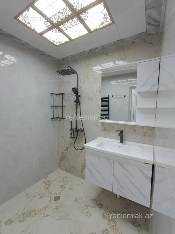 Satılır 3 otaqlı köhnə tikili 75 m²