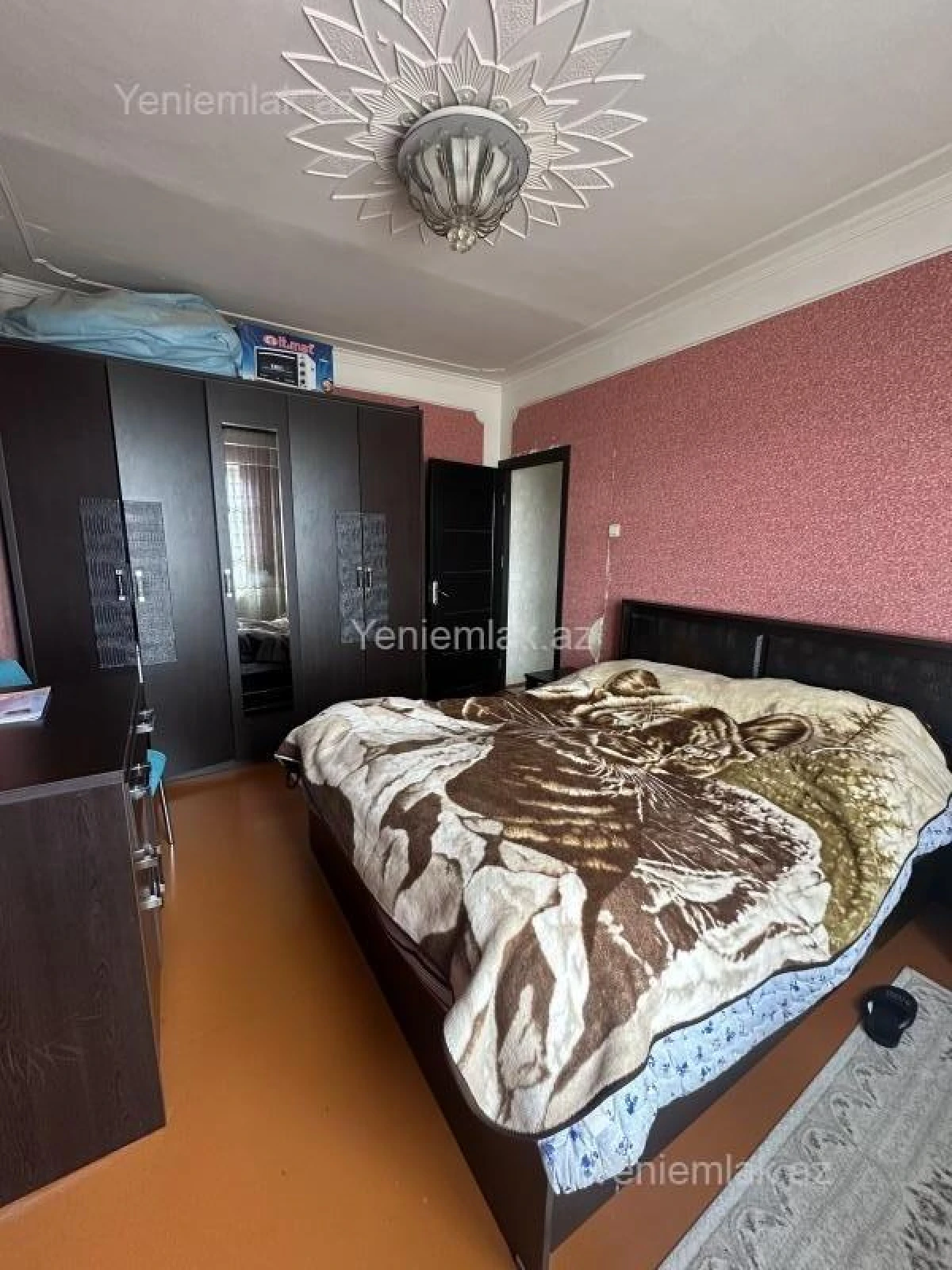 Satılır 2 otaqlı köhnə tikili 57 m²