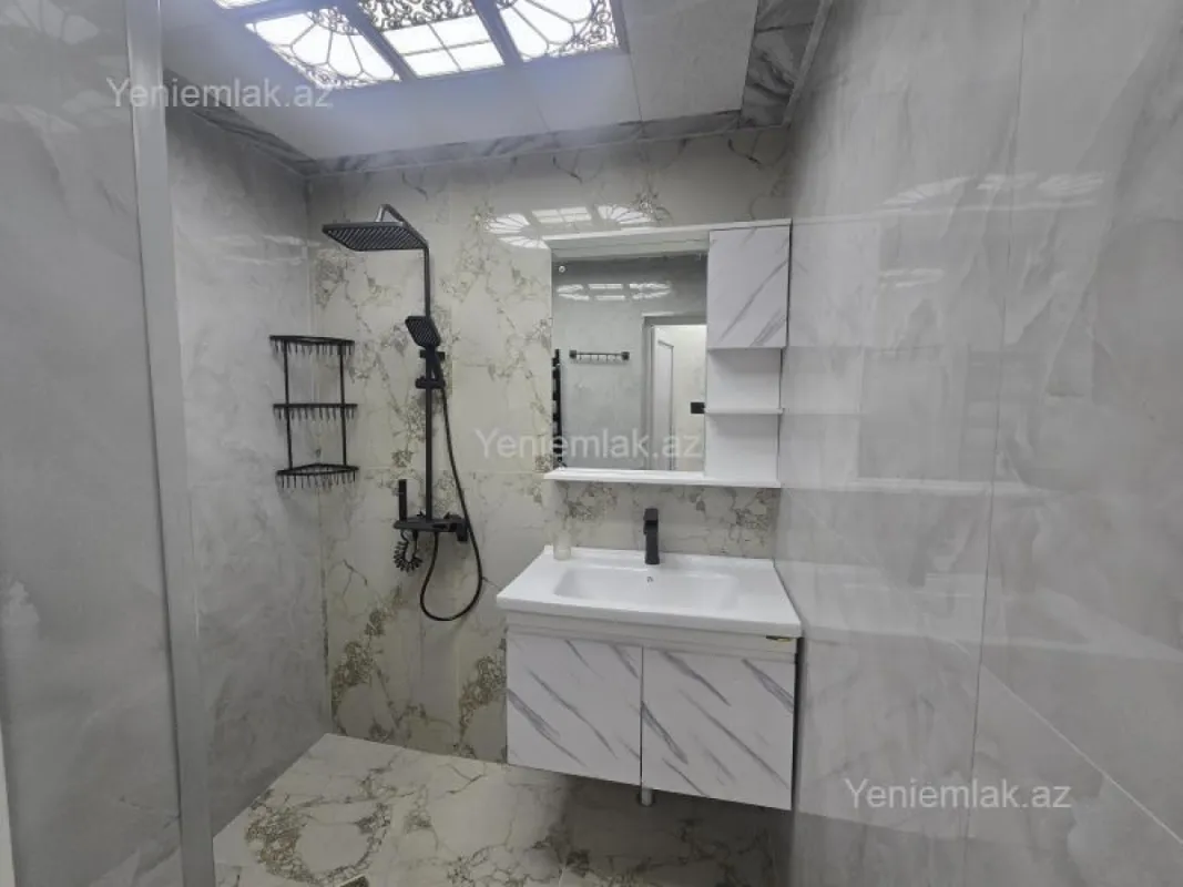 Satılır 3 otaqlı köhnə tikili 80 m²