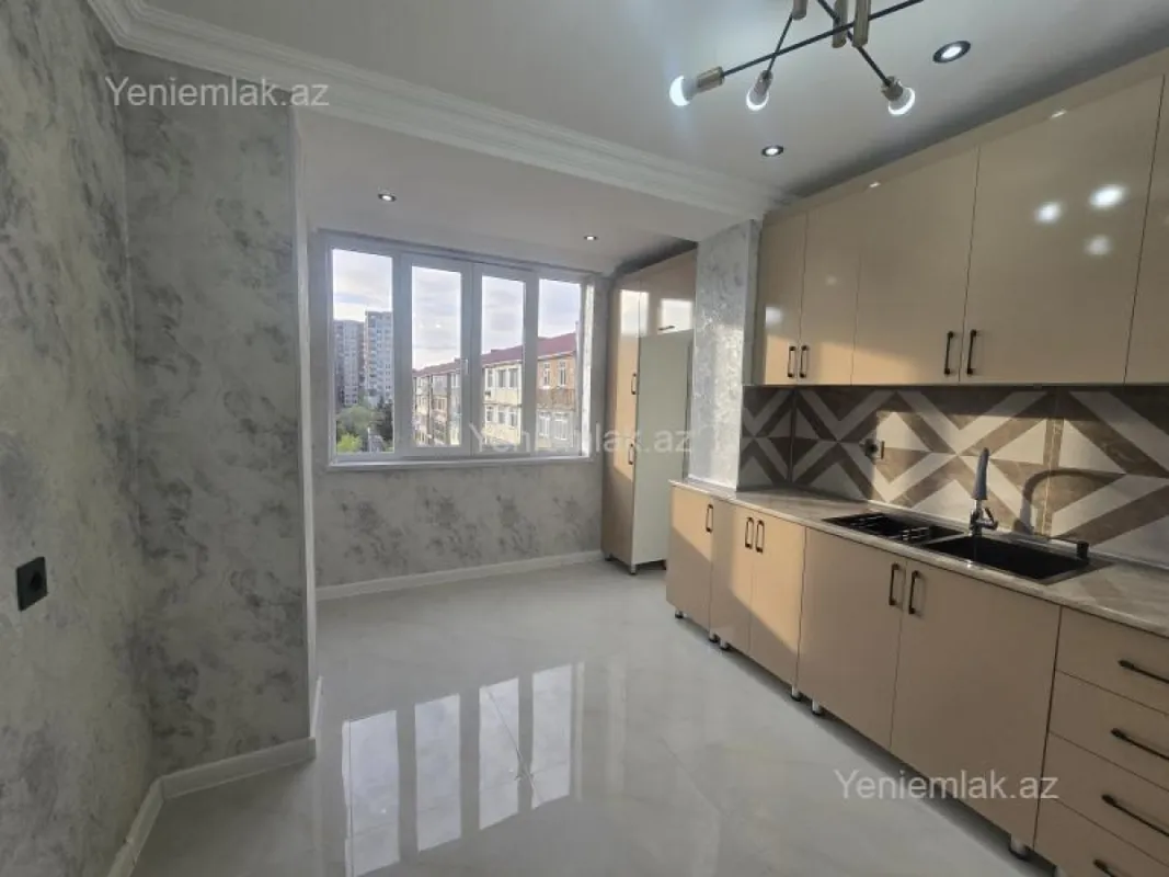 Satılır 3 otaqlı köhnə tikili 80 m²