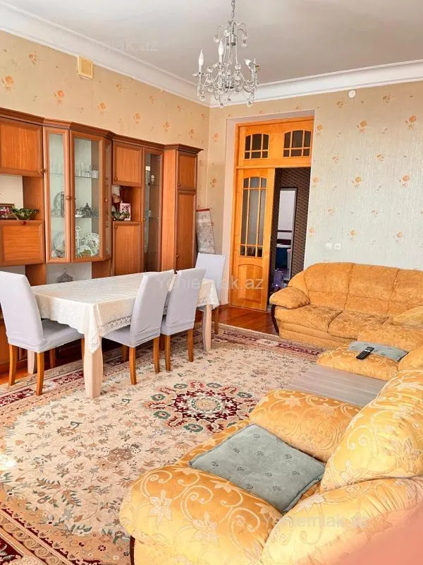 Satılır 3 otaqlı köhnə tikili 85 m²