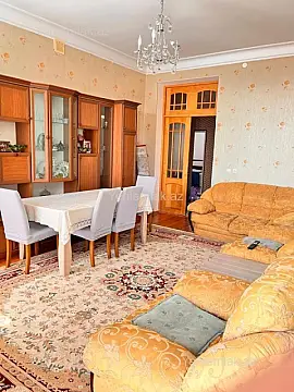 Satılır 3 otaqlı köhnə tikili 85 m²