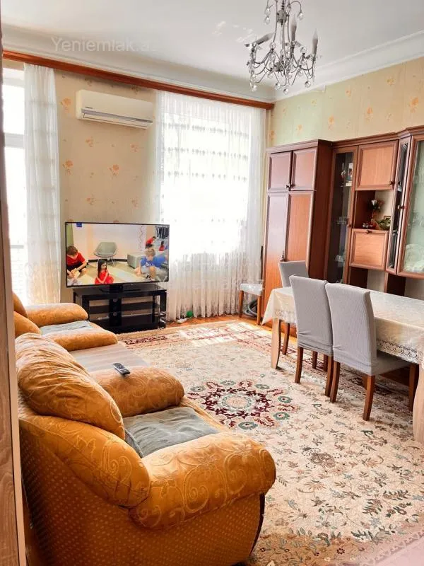 Satılır 3 otaqlı köhnə tikili 85 m²