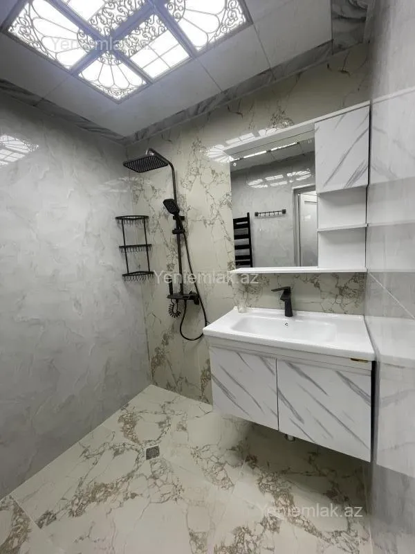 Satılır 3 otaqlı köhnə tikili 75 m²