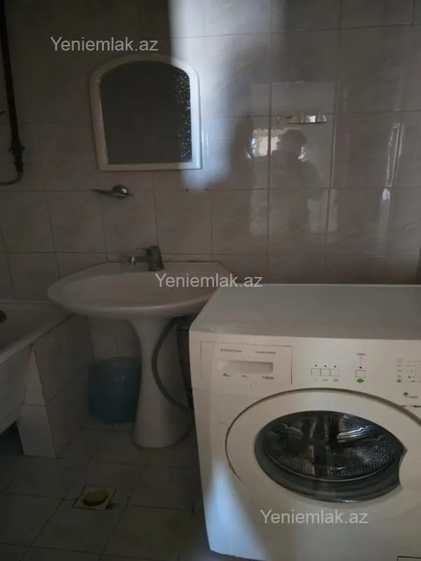 Satılır 3 otaqlı köhnə tikili 55 m²