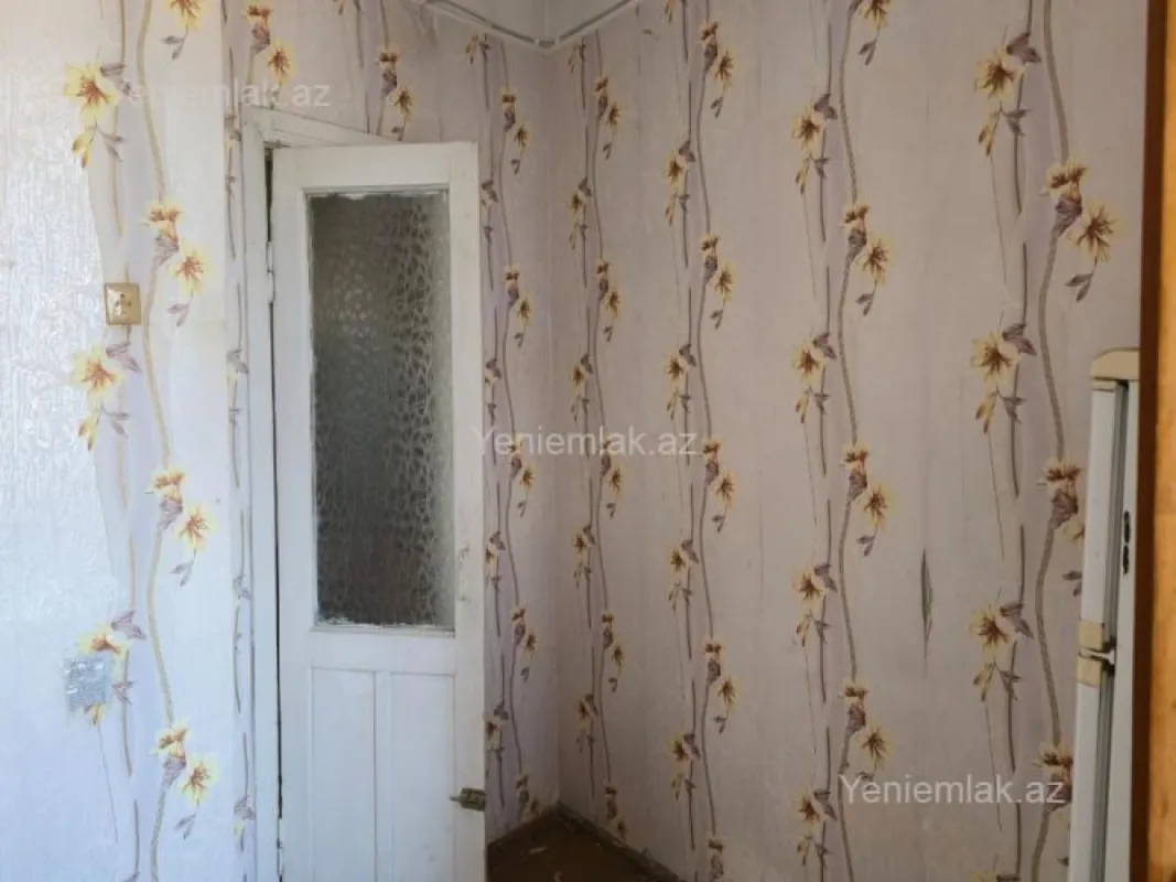 Satılır 3 otaqlı köhnə tikili 55 m²