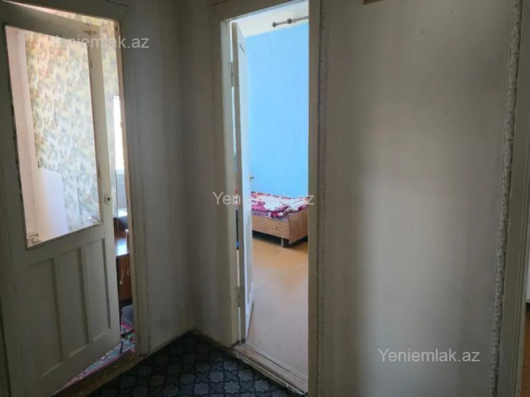 Satılır 3 otaqlı köhnə tikili 55 m²