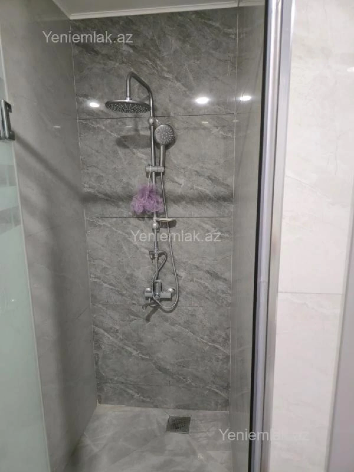 Satılır 2 otaqlı yeni tikili 68 m²