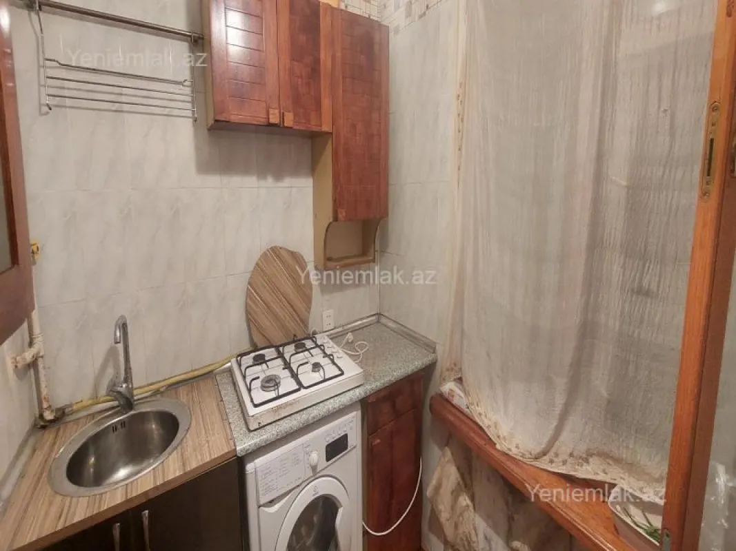 Satılır 2 otaqlı köhnə tikili 42 m²