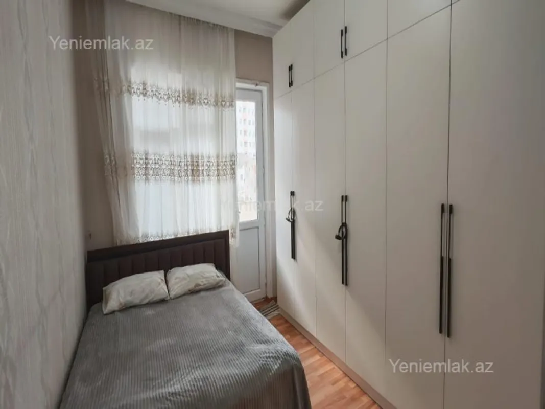 Satılır 3 otaqlı köhnə tikili 80 m²