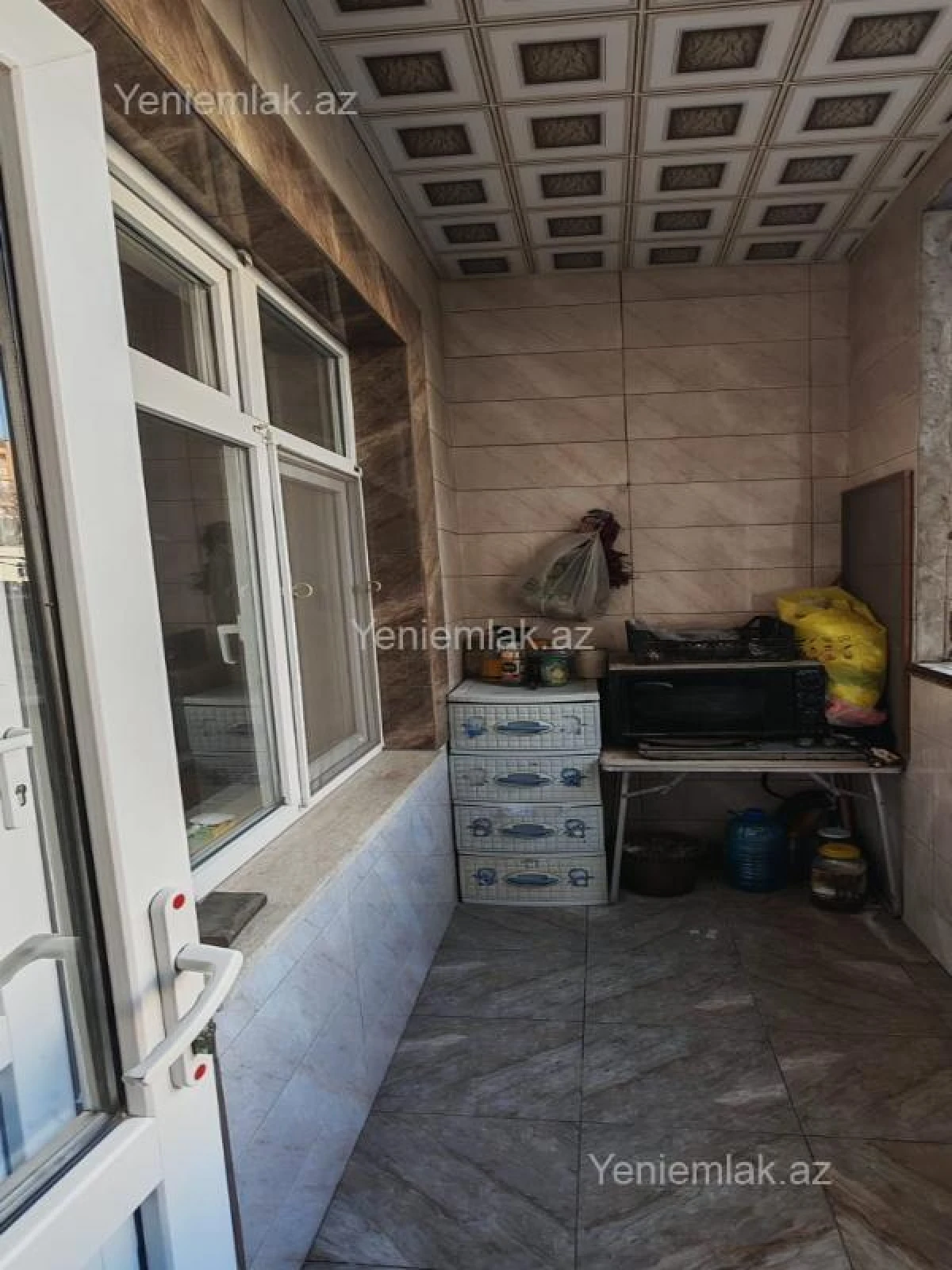 Satılır 3 otaqlı köhnə tikili 80 m²