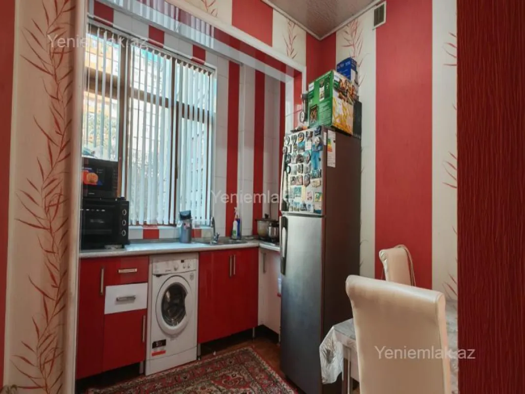 Satılır 3 otaqlı köhnə tikili 80 m²