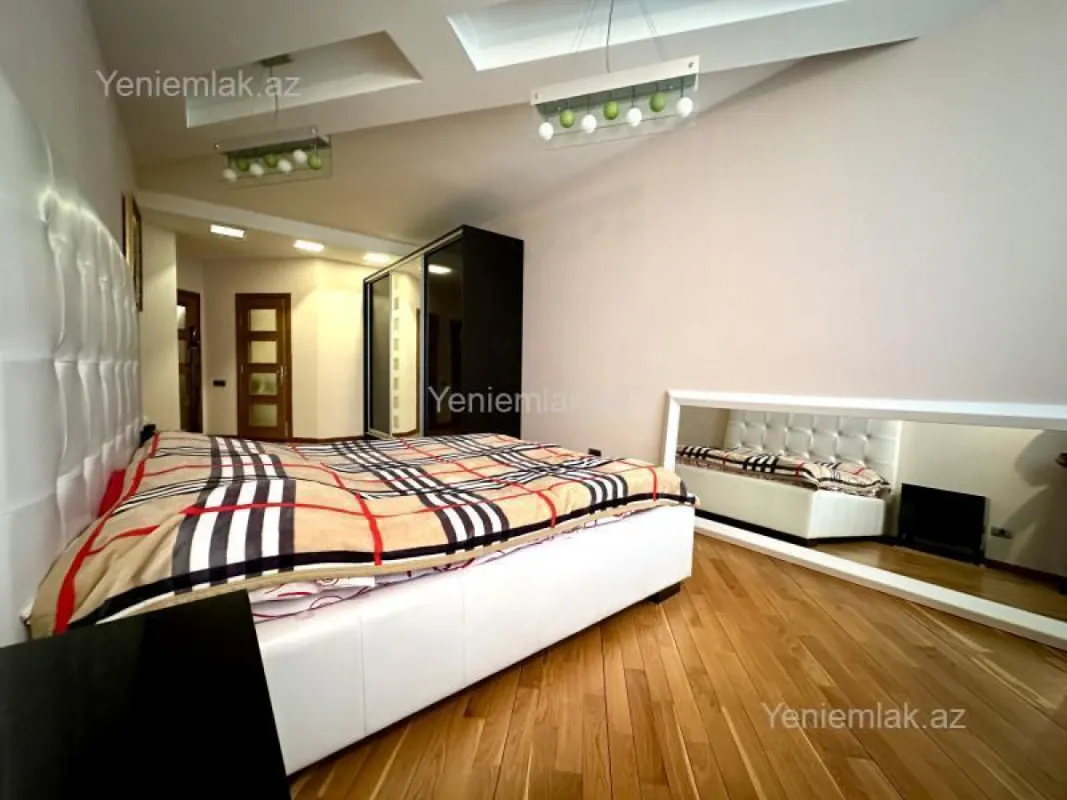 Satılır 4 otaqlı yeni tikili 178 m²