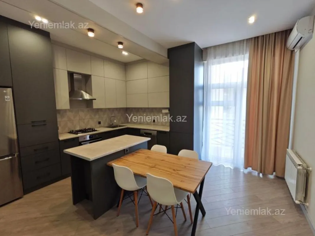 Satılır 4 otaqlı yeni tikili 135 m²