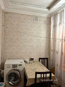 Satılır 2 otaqlı köhnə tikili 65 m²