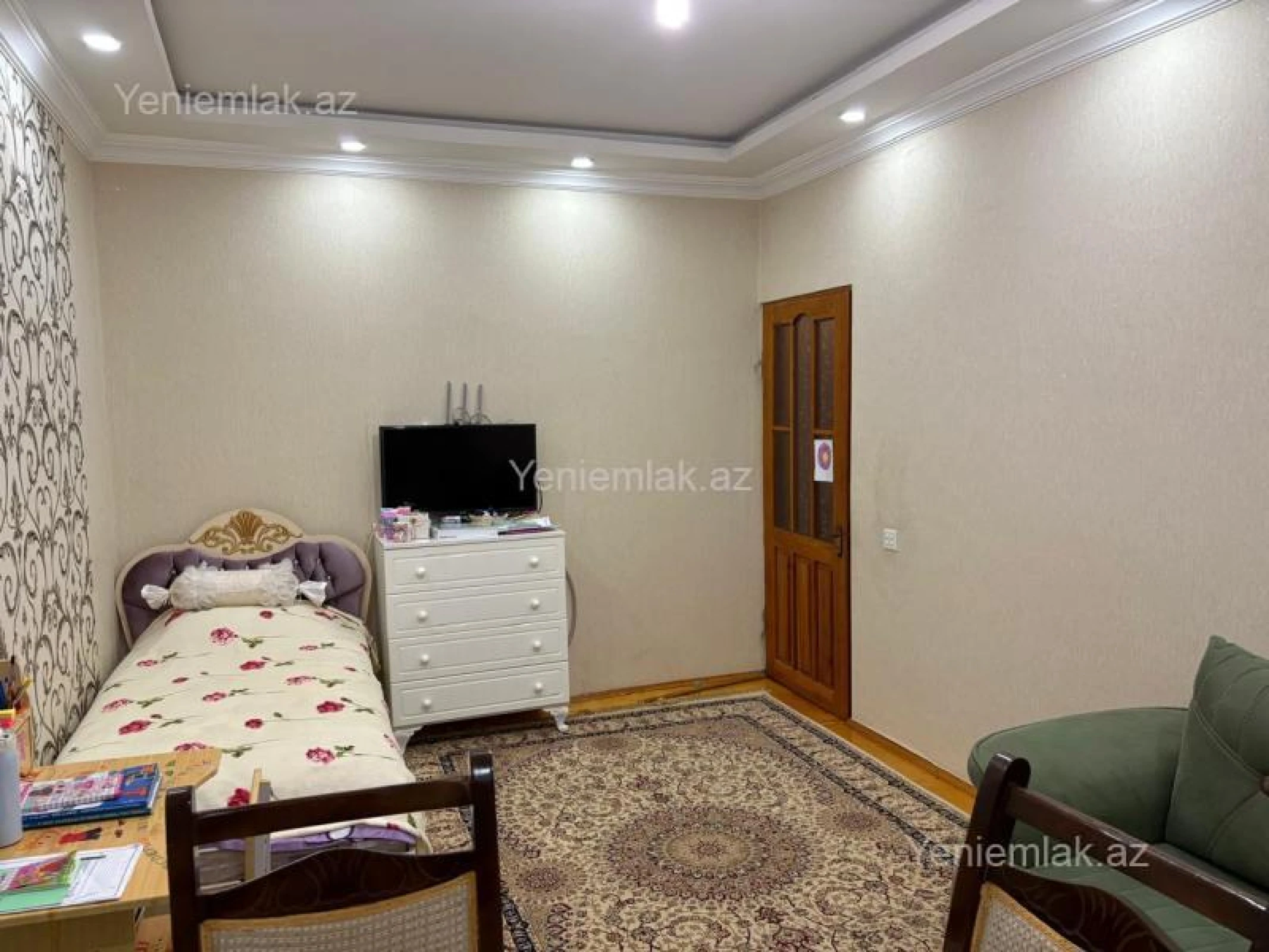Satılır 2 otaqlı köhnə tikili 65 m²