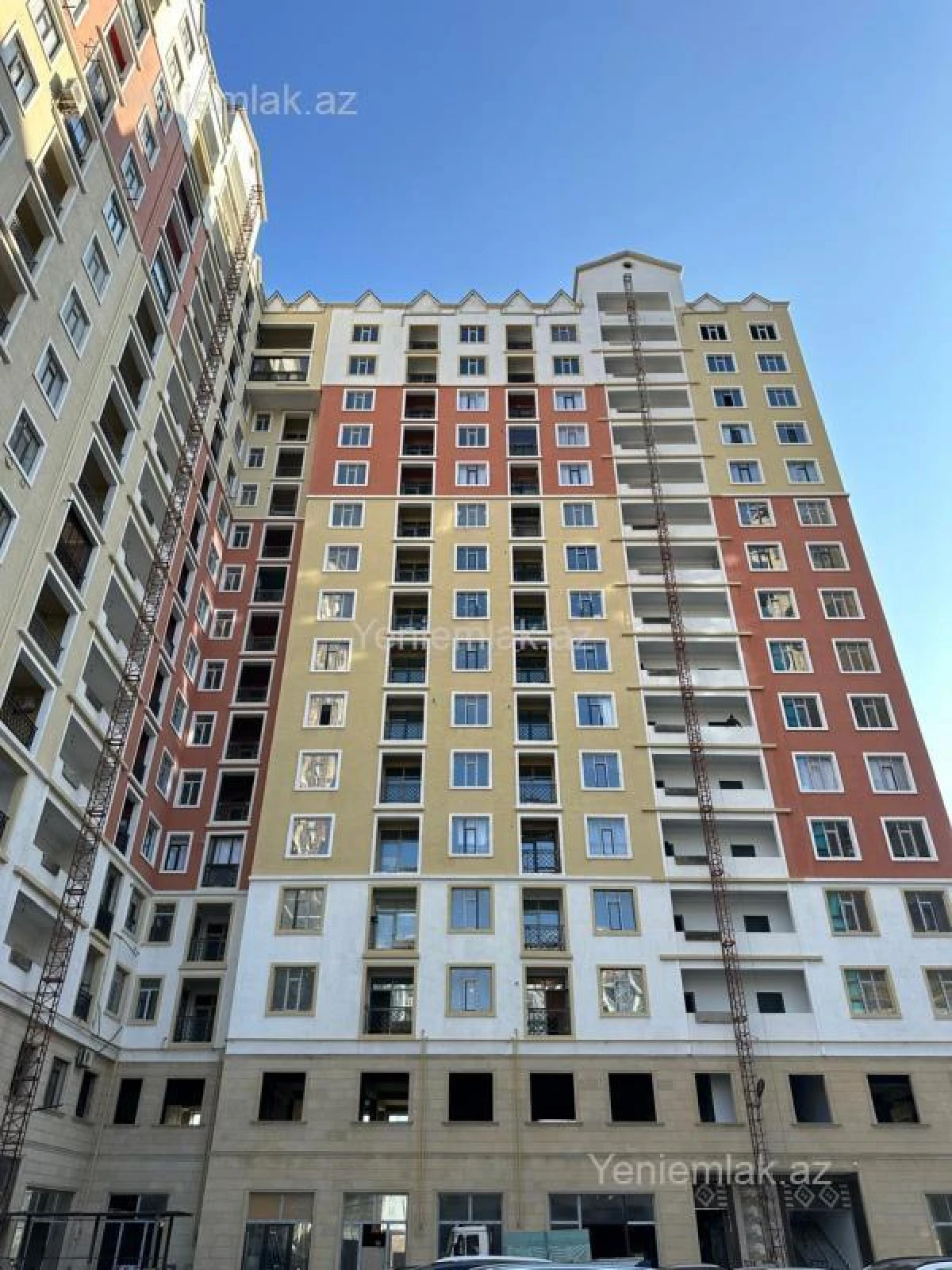 Satılır 3 otaqlı yeni tikili 173.7 m²