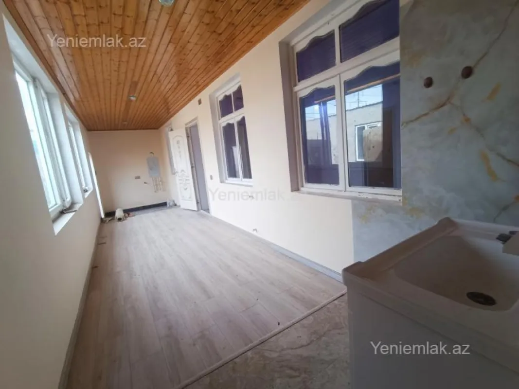 Satılır 4 otaqlı həyət evi 100 m²