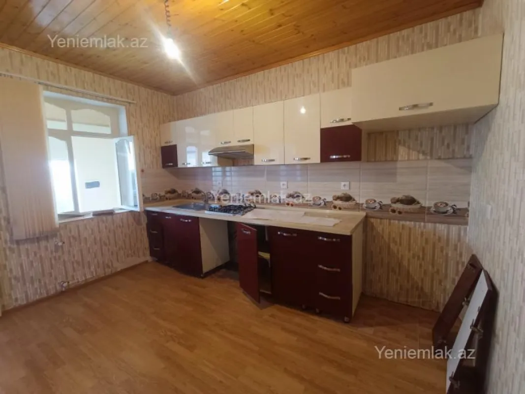 Satılır 4 otaqlı həyət evi 100 m²