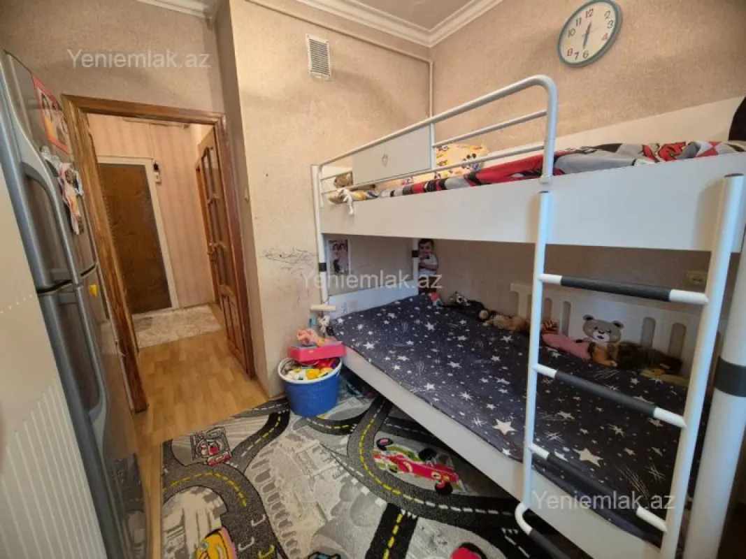 Kirayə verilir 2 otaqlı köhnə tikili 55 m²