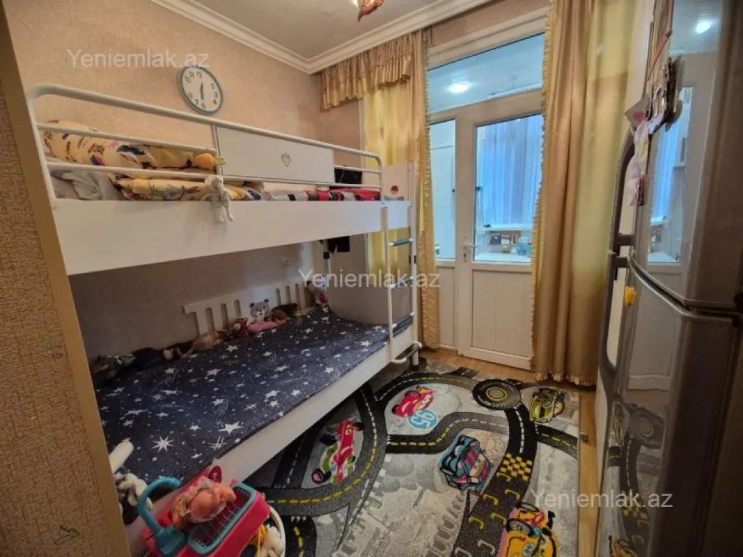 Kirayə verilir 2 otaqlı köhnə tikili 55 m²