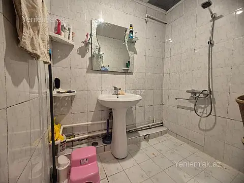 Kirayə verilir 2 otaqlı köhnə tikili 55 m²