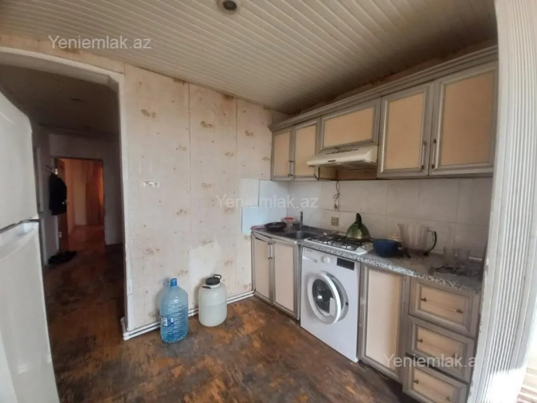 Satılır 2 otaqlı köhnə tikili 60 m²