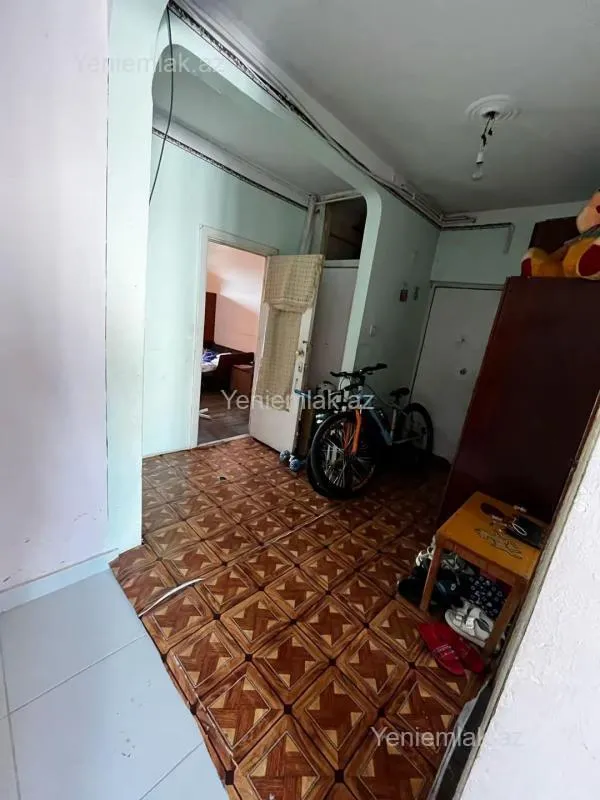 Satılır 3 otaqlı köhnə tikili 70 m²