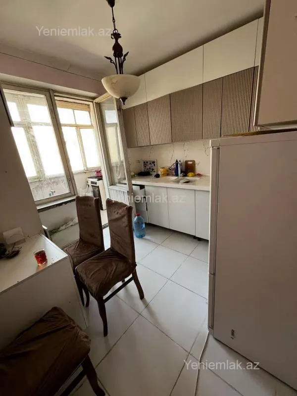 Satılır 3 otaqlı köhnə tikili 70 m²