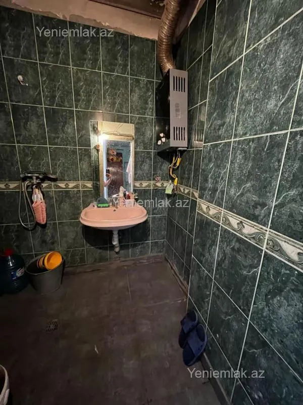 Satılır 3 otaqlı köhnə tikili 70 m²