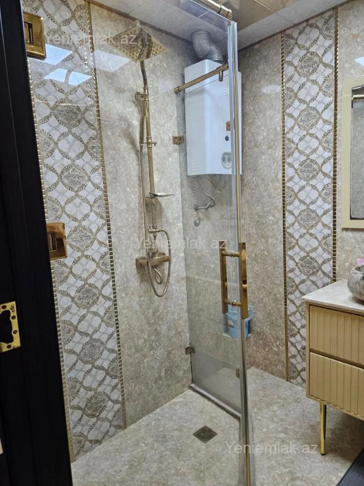 Satılır 3 otaqlı köhnə tikili 75 m²