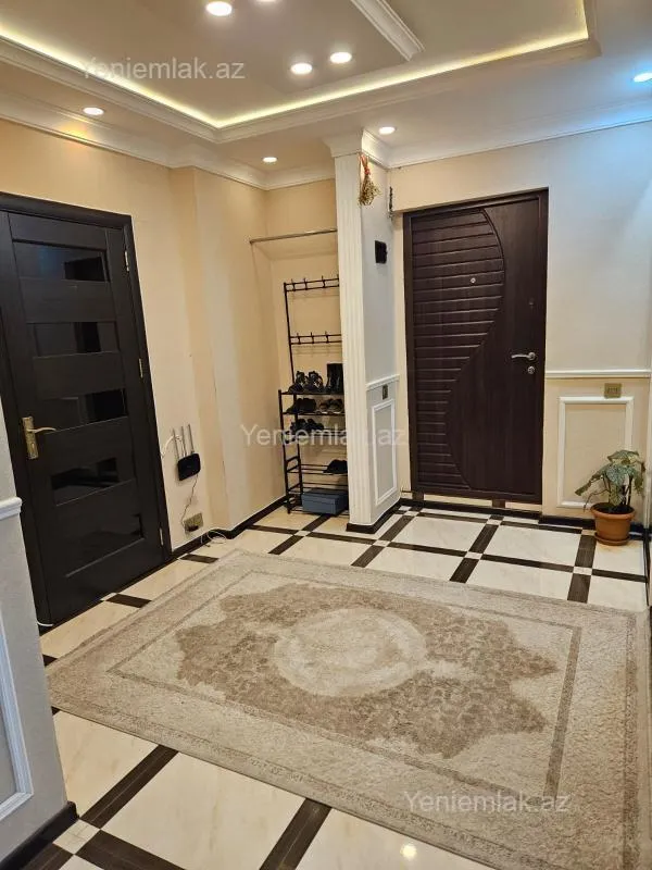Satılır 3 otaqlı köhnə tikili 75 m²