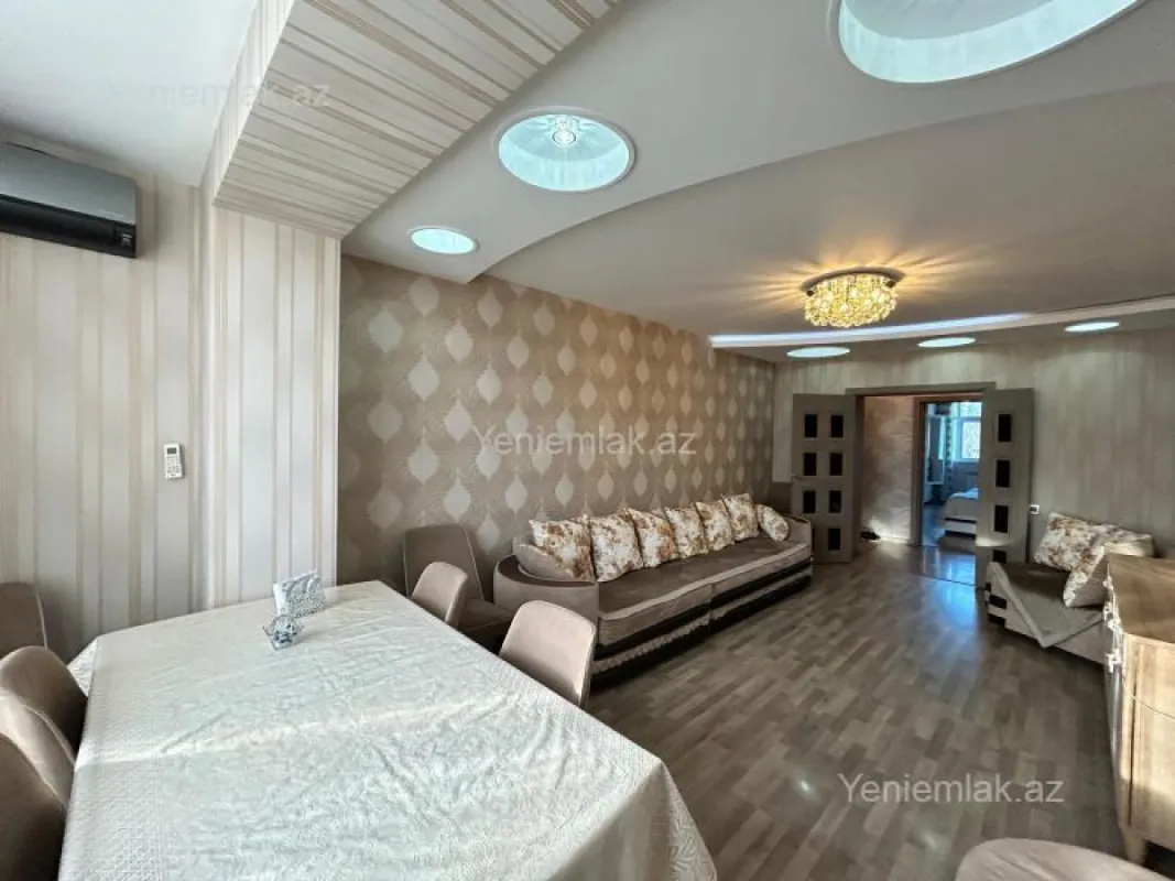 Satılır 3 otaqlı köhnə tikili 90 m²