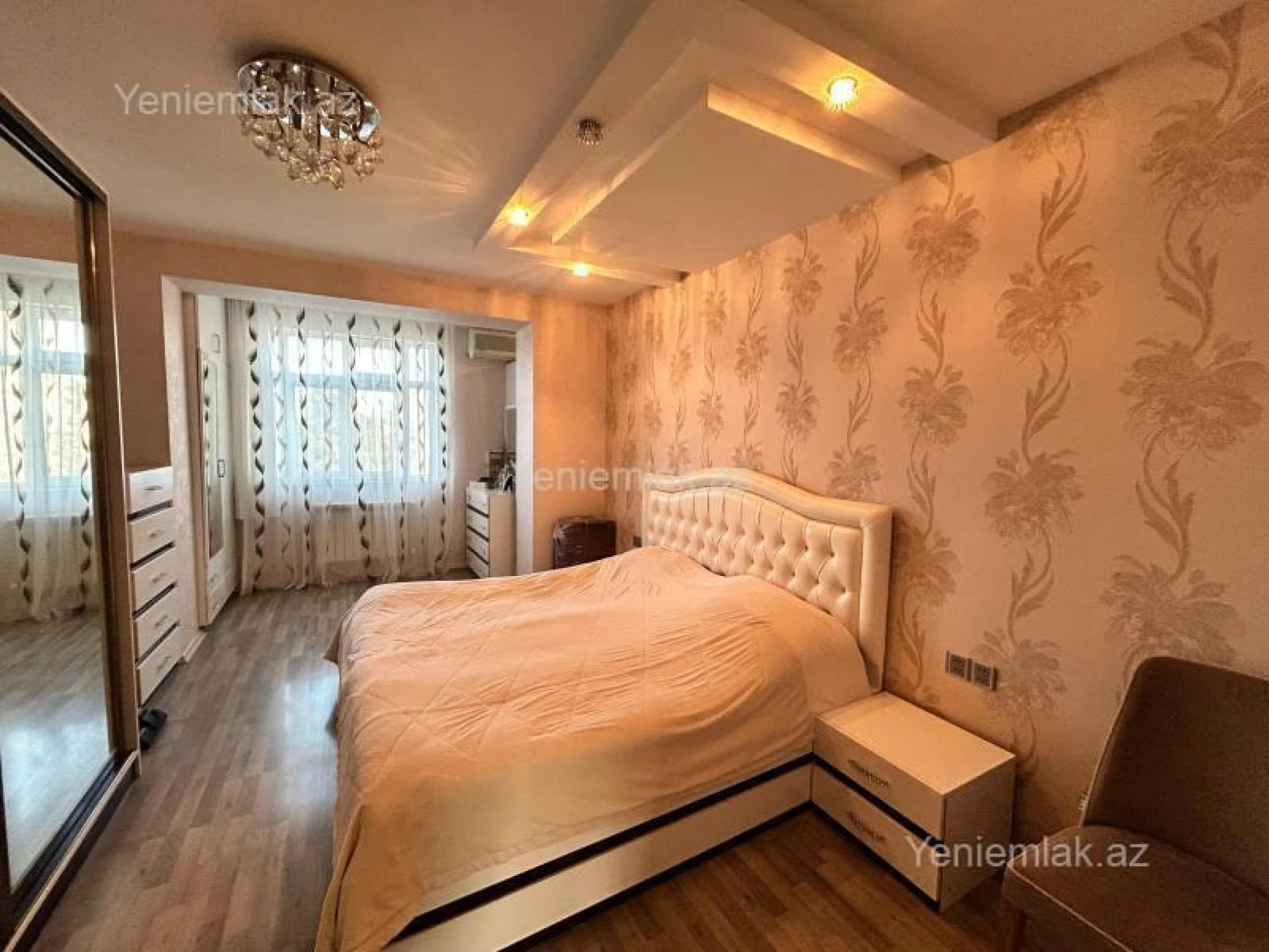 Satılır 3 otaqlı köhnə tikili 90 m²