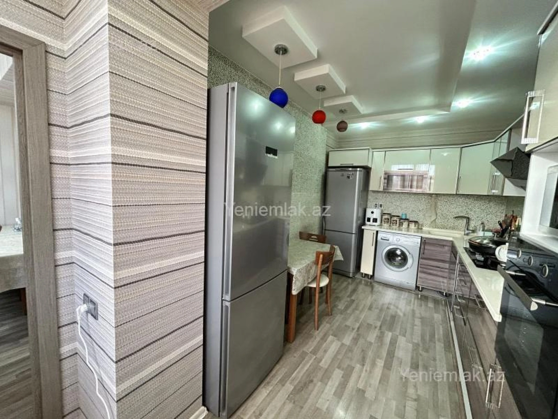 Satılır 3 otaqlı köhnə tikili 90 m²