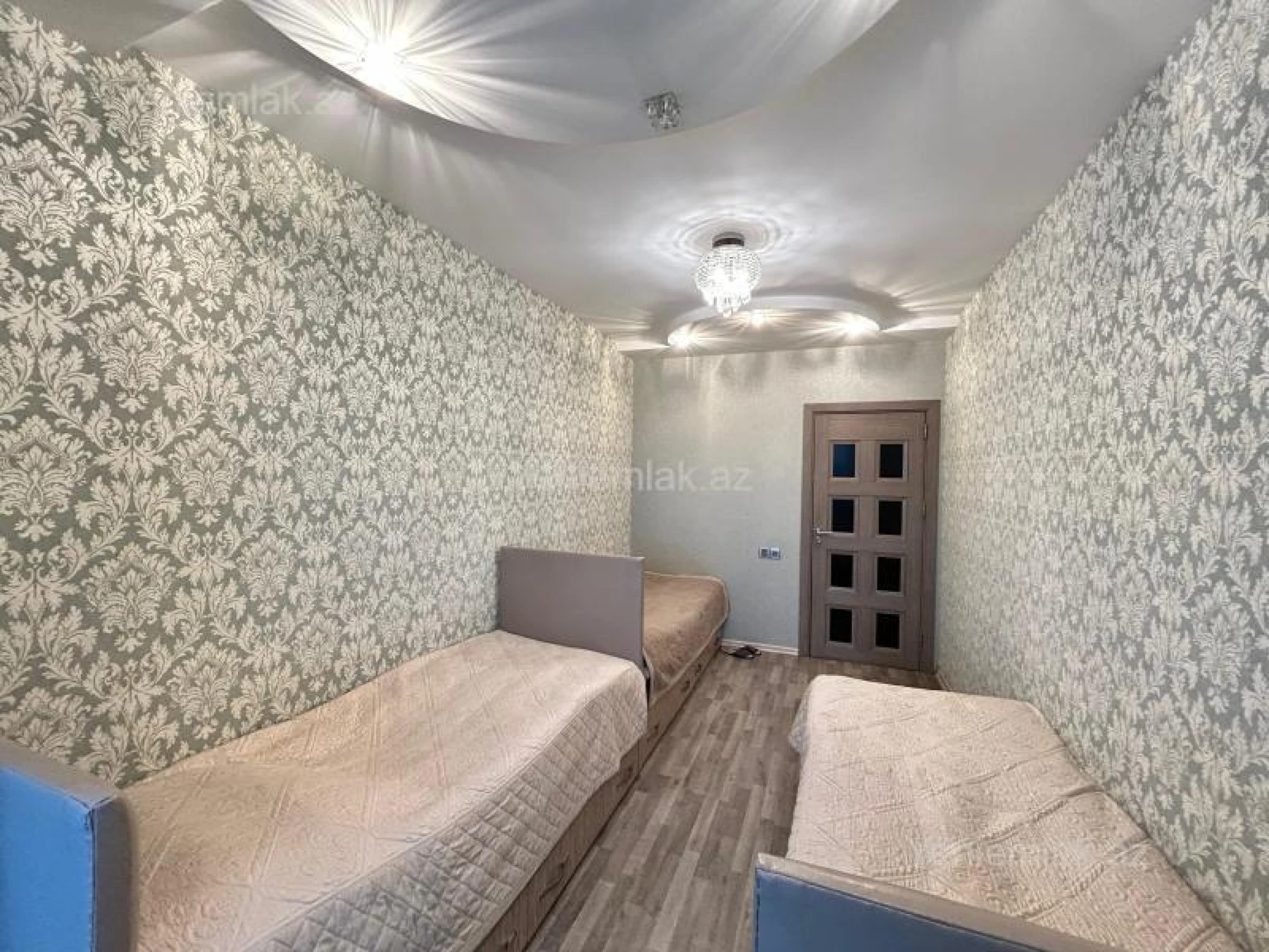 Satılır 3 otaqlı köhnə tikili 90 m²