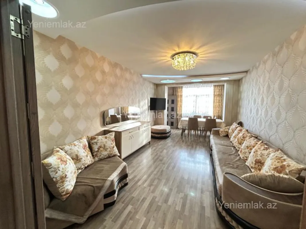 Satılır 3 otaqlı köhnə tikili 90 m²