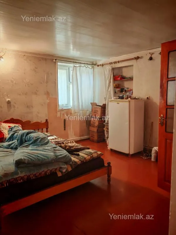 Satılır 2 otaqlı köhnə tikili 65 m²