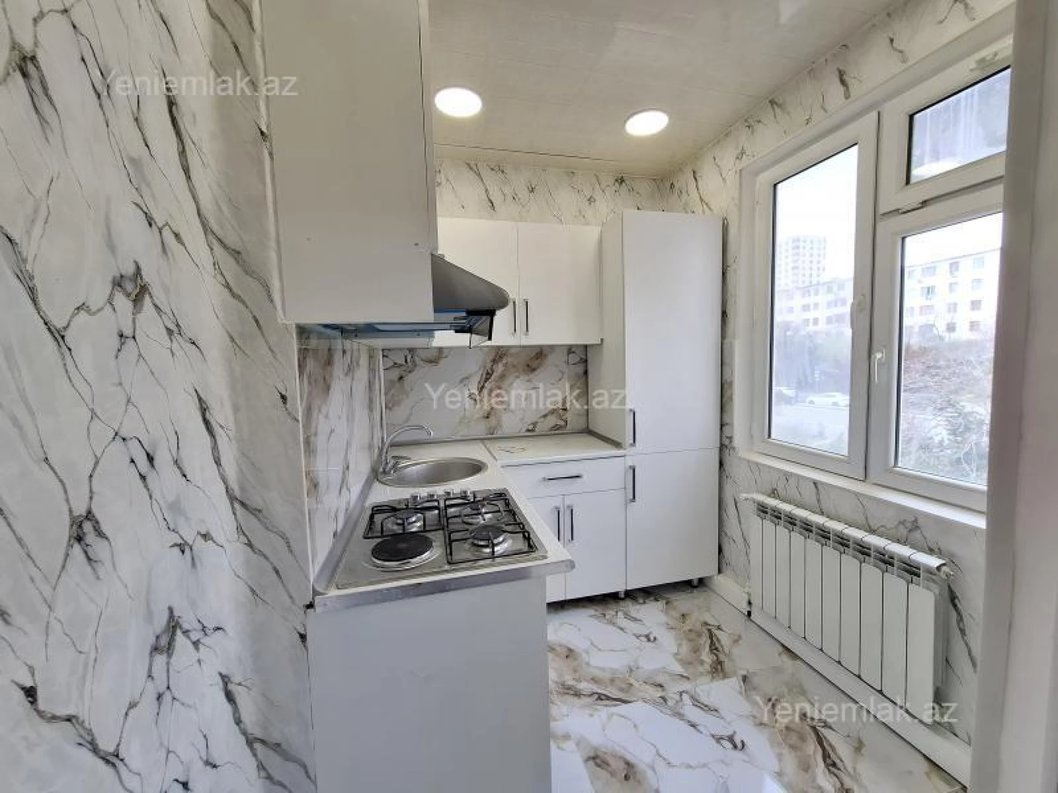 Satılır 2 otaqlı köhnə tikili 45 m²
