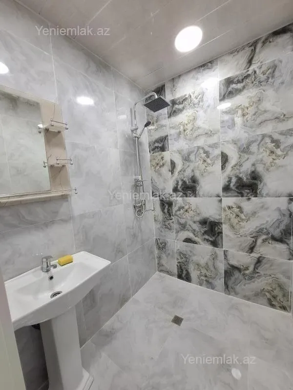 Satılır 2 otaqlı köhnə tikili 45 m²