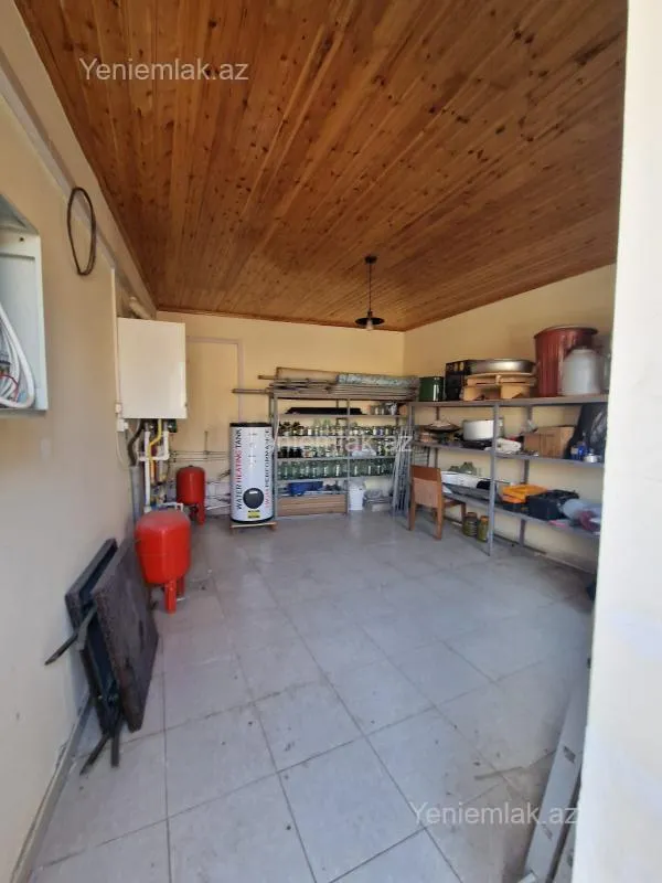 Satılır 6 otaqlı həyət evi 300 m²