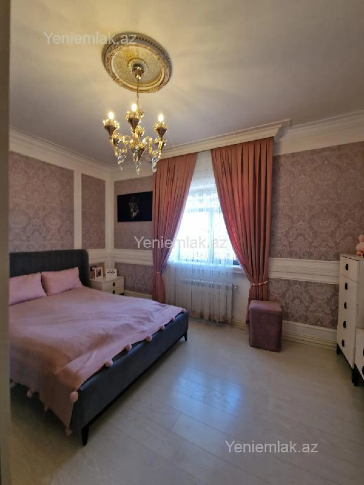 Satılır 6 otaqlı həyət evi 300 m²
