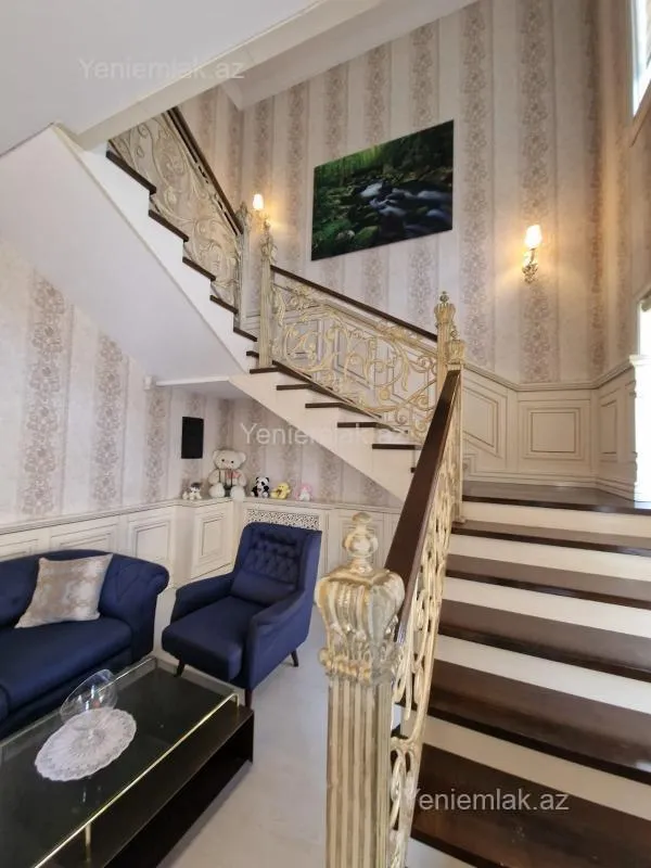 Satılır 6 otaqlı həyət evi 300 m²